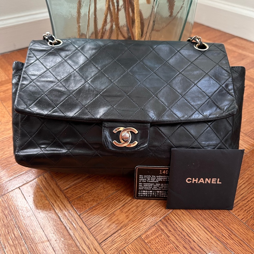 Vintage 1989 Chanel medium classic flap